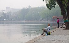 怎么在肥水塘钓鱼