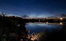 夏天夜钓怎么选用适合的饵料