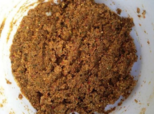 冬天钓鲫鱼配制饵料的经验_WWW.YUJUCEPING.COM
