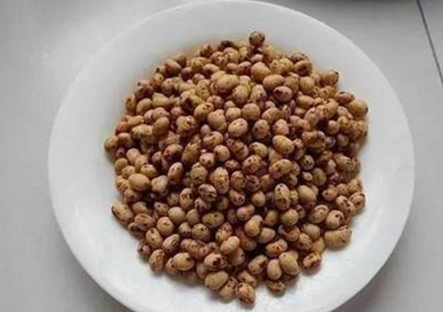 冬天钓鲤鱼饵料配方_WWW.YUJUCEPING.COM