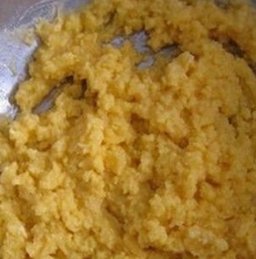 野钓大鲫鱼的自制特效饵_WWW.YUJUCEPING.COM