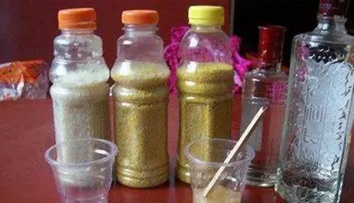 冬天酒米打窝远抛方法_WWW.YUJUCEPING.COM