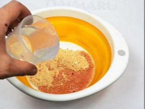 冬钓配制拉饵饵料的窍门_WWW.YUJUCEPING.COM