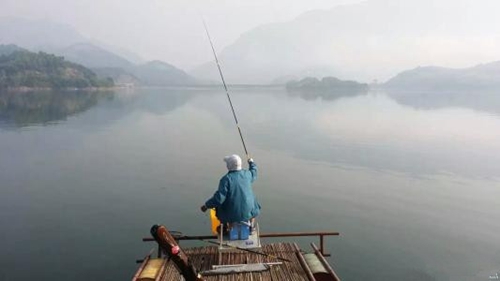 冬天传统钓定点钓法怎么用_WWW.YUJUCEPING.COM