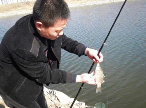 钓鳊鱼的技巧_WWW.YUJUCEPING.COM