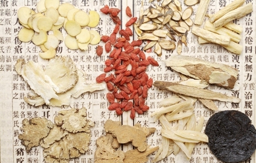 分享几款中药诱鱼饵料配方_WWW.YUJUCEPING.COM