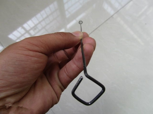 自制野钓简单实用钓具_WWW.YUJUCEPING.COM