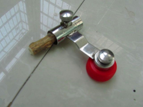 自制野钓简单实用钓具_WWW.YUJUCEPING.COM