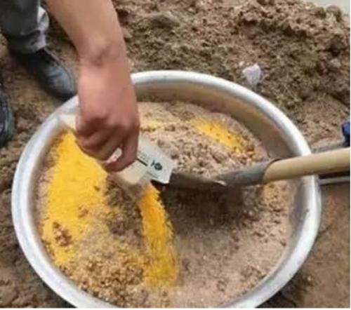 秋天钓鱼打窝技巧_WWW.YUJUCEPING.COM