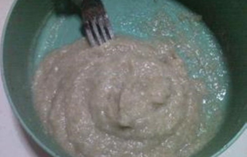 冬天钓鱼饵料拉拉糊制作方法_WWW.YUJUCEPING.COM