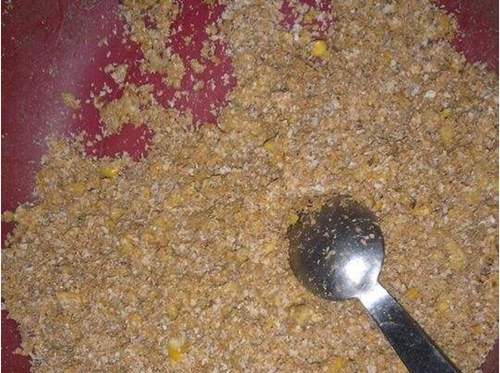 饵料的搭配和使用_WWW.YUJUCEPING.COM