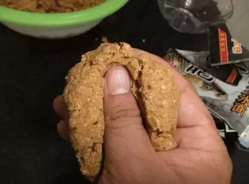 爆炸钩的上饵方法图解_WWW.YUJUCEPING.COM
