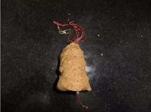 爆炸钩的上饵方法图解_WWW.YUJUCEPING.COM