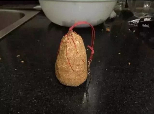爆炸钩的上饵方法图解_WWW.YUJUCEPING.COM