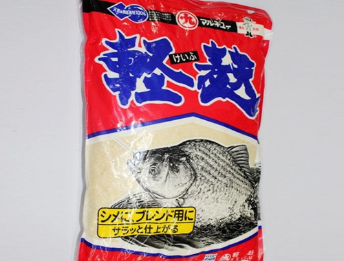 丸九鲤鱼和鲫鱼的饵料配方_WWW.YUJUCEPING.COM