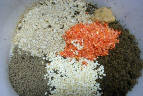 非常简单的钓鲫鱼窝料配方_WWW.YUJUCEPING.COM