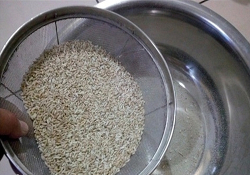 自制牛B鲫窝料配方_WWW.YUJUCEPING.COM