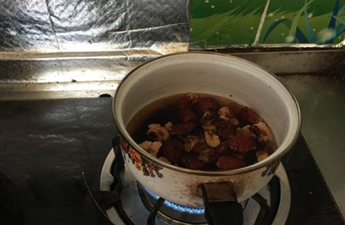 自制钓鱼小药大枣香精_WWW.YUJUCEPING.COM