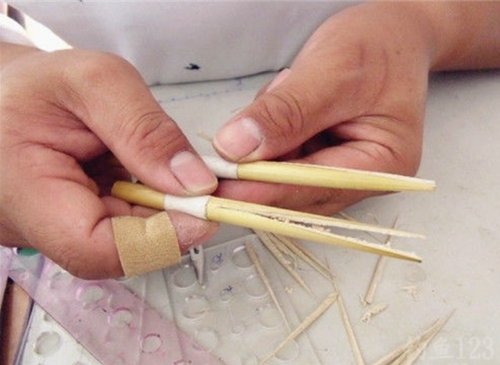 钓友DIY渔具之自制浮漂 _WWW.YUJUCEPING.COM