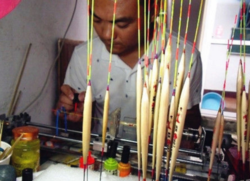 钓友DIY渔具之自制浮漂 _WWW.YUJUCEPING.COM