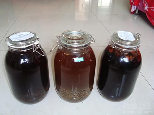 钓鲫鱼用中药酒配方_WWW.YUJUCEPING.COM