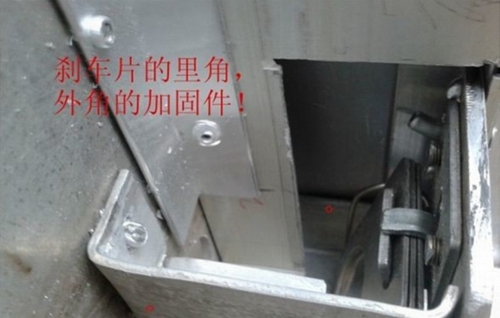 钓友DIY铝合金小钓台过程_WWW.YUJUCEPING.COM