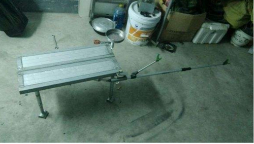 钓友DIY铝合金小钓台过程_WWW.YUJUCEPING.COM