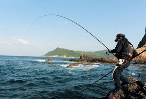 大中型水库怎么钓底层大鱼_WWW.YUJUCEPING.COM