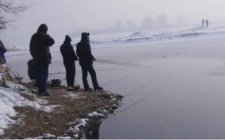 冬天浅水钓注意事项