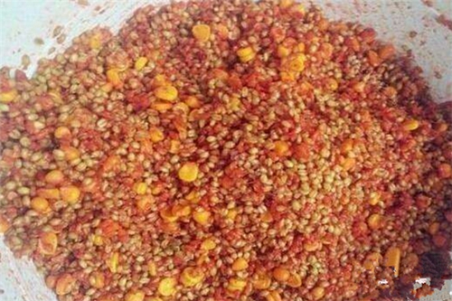 水库钓青鱼饵料配制_WWW.YUJUCEPING.COM
