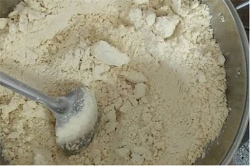 冬天钓鲫鱼怎么做好窝点_WWW.YUJUCEPING.COM