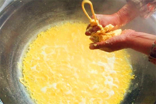 分享钓鲢鳙的饵料配方_WWW.YUJUCEPING.COM