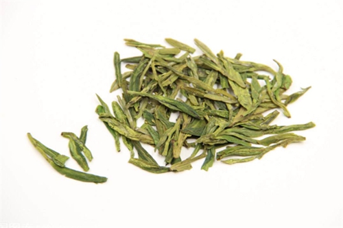 蚯蚓钓鱼饵的实用方法_WWW.YUJUCEPING.COM