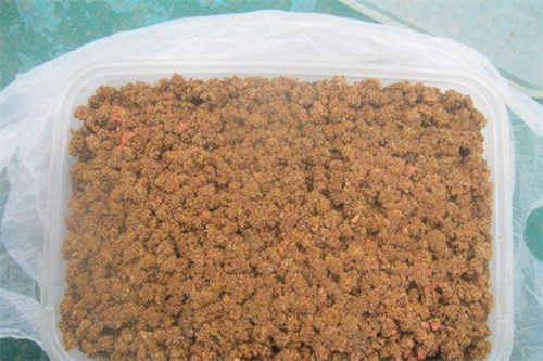 钓鳊鱼怎样使用素饵和荤饵_WWW.YUJUCEPING.COM