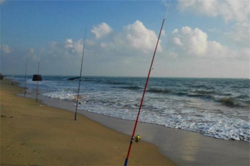 浅谈海钓中滩钓的技巧_WWW.YUJUCEPING.COM