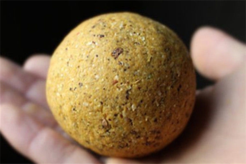 黑坑钓鱼时的用饵区别_WWW.YUJUCEPING.COM