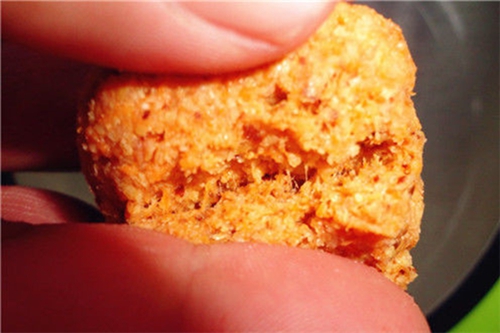 夏天钓草鱼饵料配方_WWW.YUJUCEPING.COM