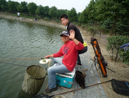 户外野钓需要的装备_WWW.YUJUCEPING.COM