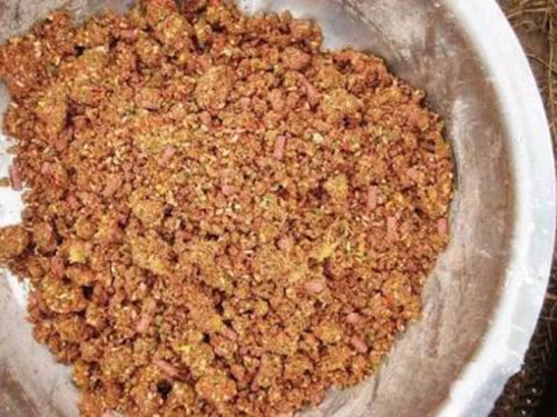 钓鱼的窝料和做窝的技巧_WWW.YUJUCEPING.COM