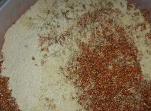 钓鱼窝料的制作分类和使用技巧_WWW.YUJUCEPING.COM