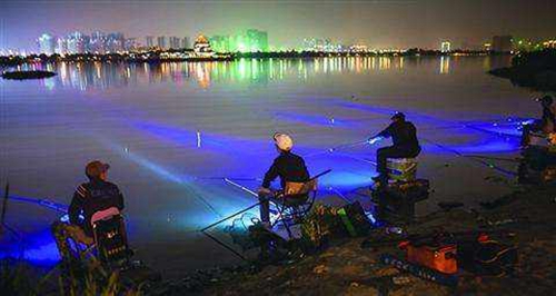 夏天高温天气夜钓的小技巧_WWW.YUJUCEPING.COM