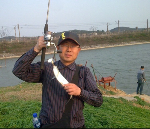 路亚翘嘴鲌的方法_WWW.YUJUCEPING.COM