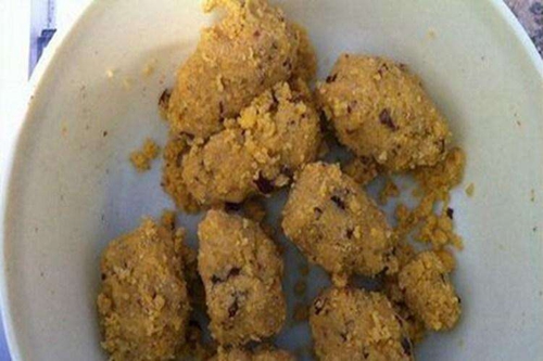 夏天钓鱼比较好用的几种饵料_WWW.YUJUCEPING.COM