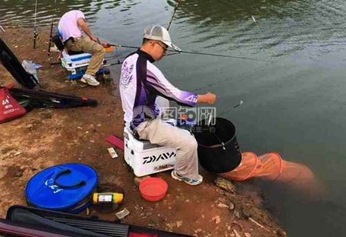 钓鱼常见不良习惯_WWW.YUJUCEPING.COM
