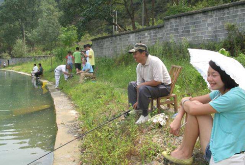 夏天鱼儿出现浮头怎么办_WWW.YUJUCEPING.COM
