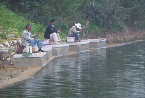 夏天钓鱼怎么溜鱼_WWW.YUJUCEPING.COM