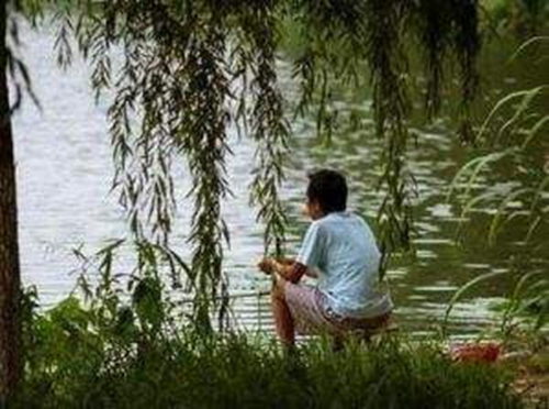 夏天钓鱼怎么才能提高收获_WWW.YUJUCEPING.COM