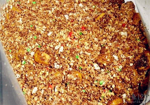 夏天钓鲫鱼打窝的技巧_WWW.YUJUCEPING.COM