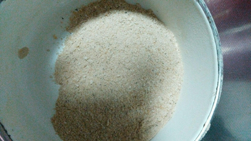 哪些饵料适合搭配添加剂诱钓_WWW.YUJUCEPING.COM