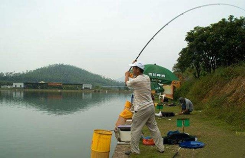 夏天水库怎么钓到大物_WWW.YUJUCEPING.COM